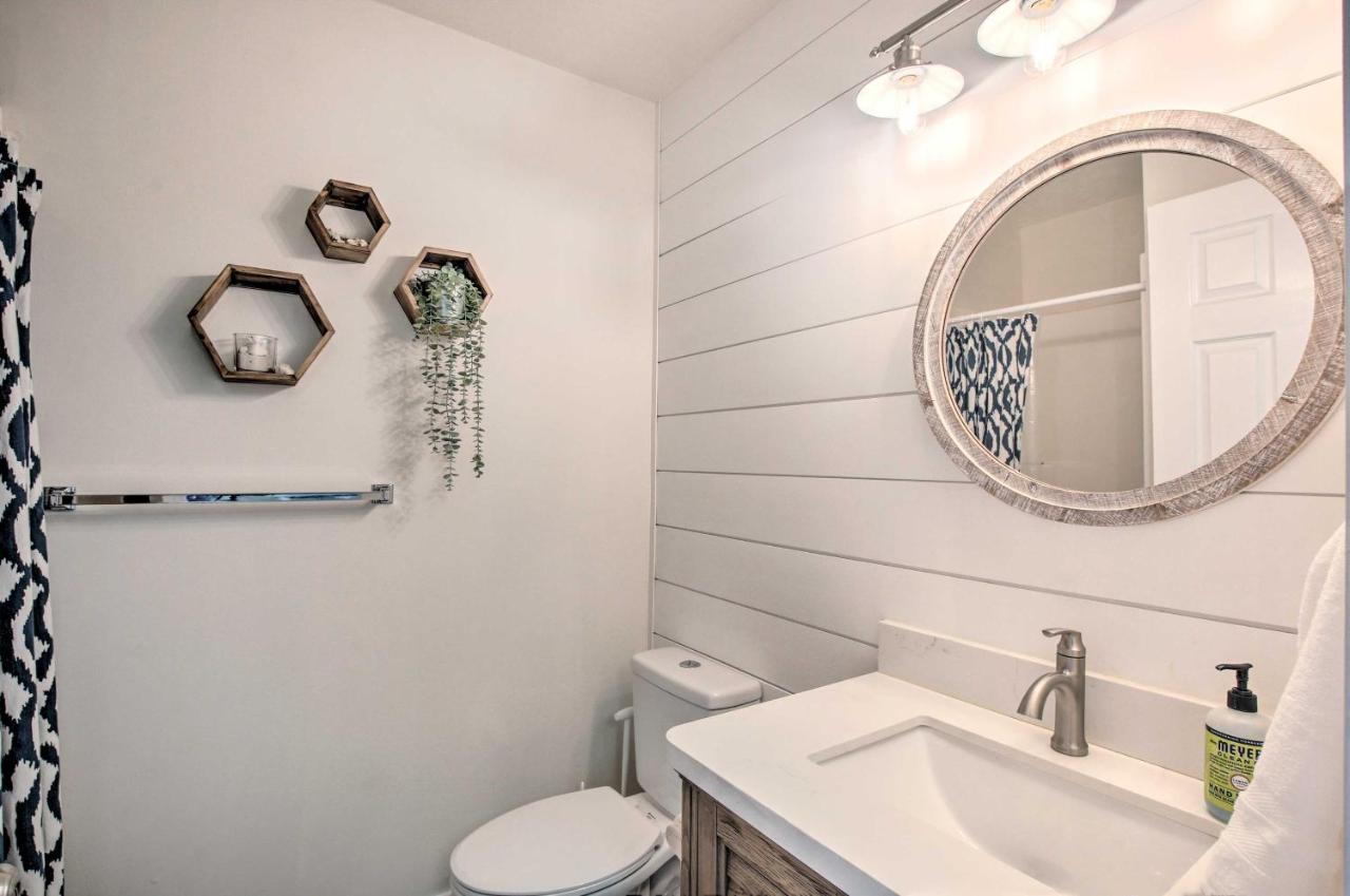 Spacious Garden City Townhome With Lake Views! エクステリア 写真
